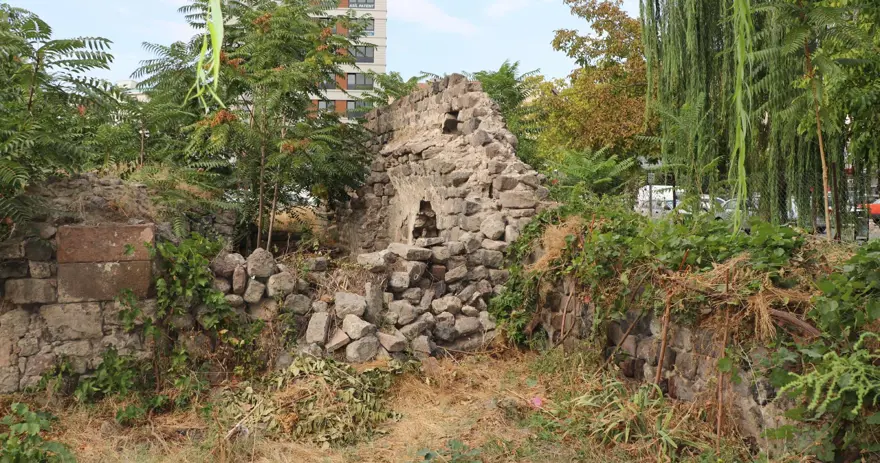 Kayseri'de 688 yıllık tarihi Gülük Hamamı yok olma tehlikesiyle karşı karşıya 4