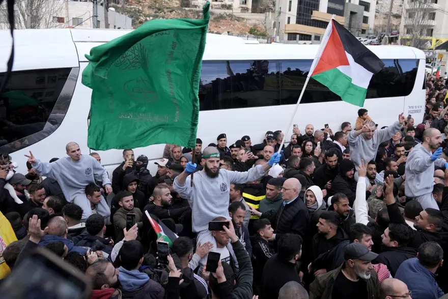 114 ESİR RAMALLAH'TA SEVDİKLERİNE KAVUŞTU 6