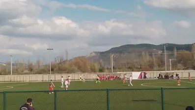 Hakeme kızdılar, son dakikada sahadan çekildiler