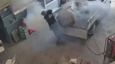Kaynak yapılan yakıt deposu patladı, ölümden döndü