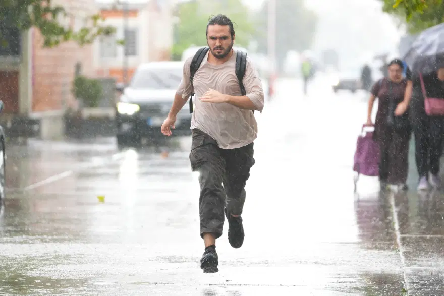 YAĞMUR SADECE İSTANBUL'DA DEĞİL 4