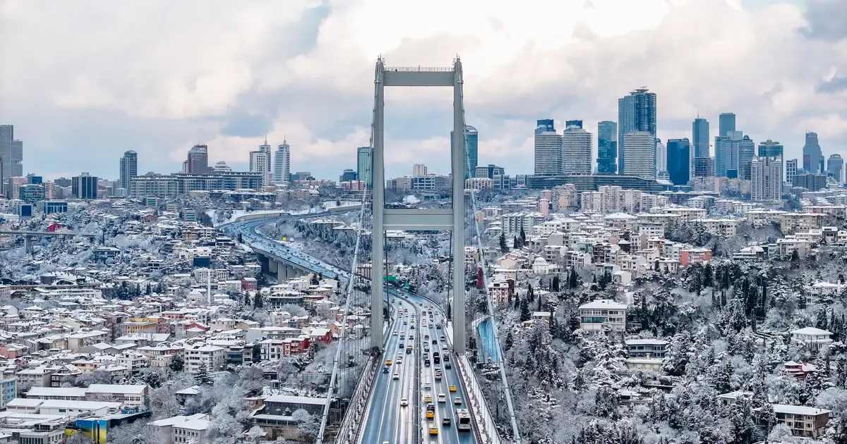 48 ilde lapa lapa kar yağacak. AKOM ve meteorolojiden art arda uyarı, sıcaklık 10 derece düşecek