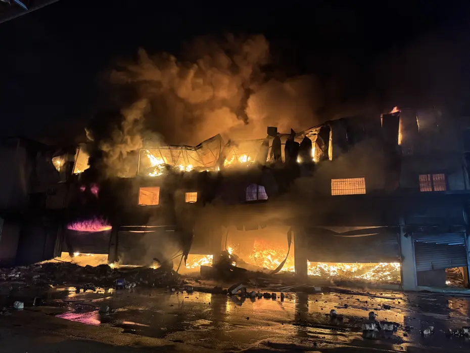 Adana'da alevler geceyi aydınlattı