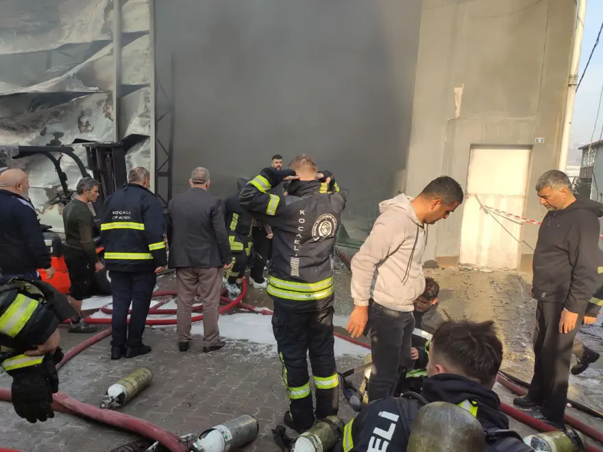 GÖZALTINDAKİLER PATRON, OĞLU VE VARDİYA AMİRLERİ
 2