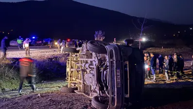 İşçi servisi şarampole yuvarlandı: 2 ölü, 7 yaralı