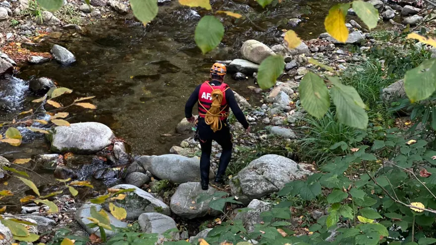 ANNESİNİN EVİ ARANMIŞTI
 4