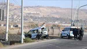 Kayseri'de hemzemin geçitte kaza: İki yaralı