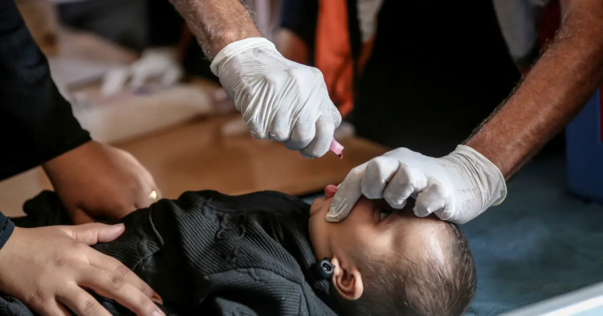 UNICEF Gazze'de bebekleri aşılamaya başladı