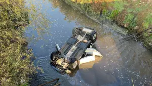 Amasya'da SUV tipi araç dereye devrildi: 1'i çocuk, 2 kişi kurtarıldı
