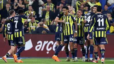 "Zirveye ortak geldi" (10 Kasım 2025 spor manşetleri)