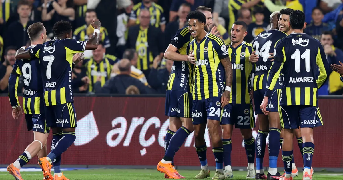 "Zirveye ortak geldi" (10 Kasım 2025 spor manşetleri)