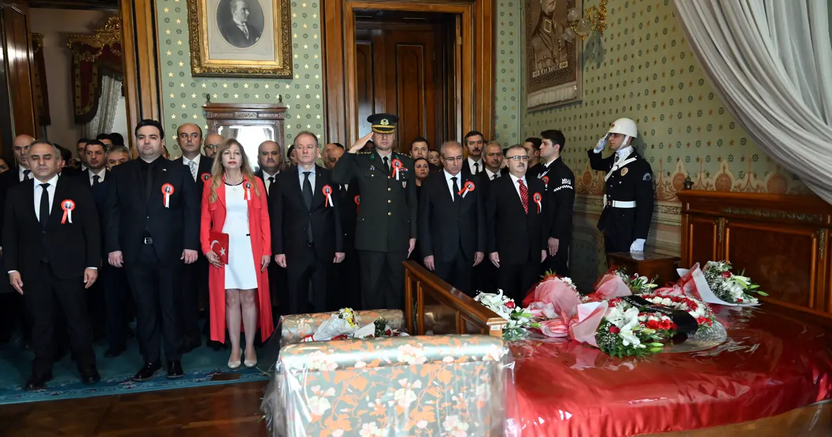 Atatürk'ü minnetle anıyoruz: Anıtkabir ve Dolmabahçe'de yas