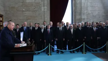 Devlet erkanı Ata'nın huzurunda | Cumhurbaşkanı Erdoğan: Türkiye emin adımlarla ilerliyor