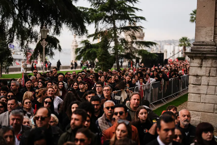 Atatürk'ü minnetle anıyoruz: Anıtkabir ve Dolmabahçe'de yas 