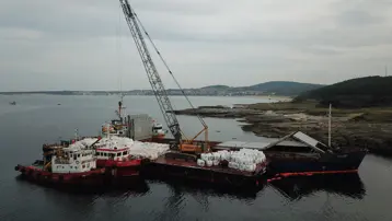 Kocaeli'de karaya oturan gemi kurtarıldı