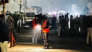 Hindistan'da araçta patlama: 8 ölü