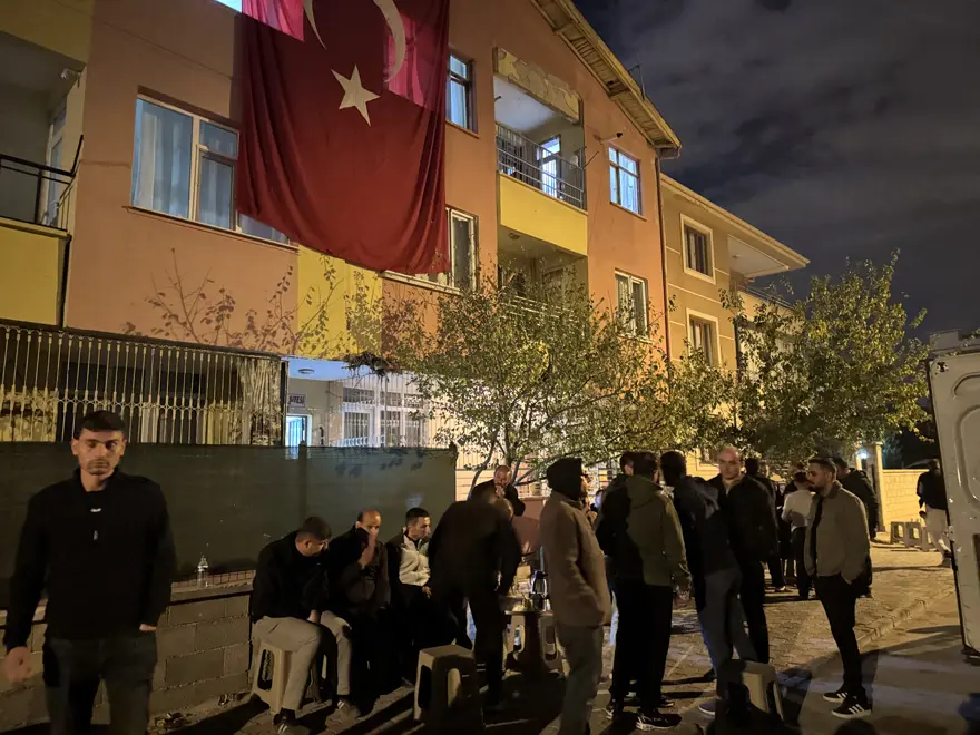 Şehit ailelerine acı haber verildi: Evlere bayraklar asıldı, taziye çadırları kuruldu 20 Şehit ailelerine acı haber verildi: Evlere bayraklar asıldı, taziye çadırları kuruldu 20