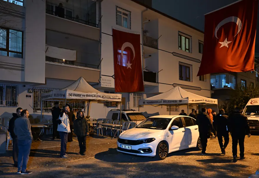 CÜNEYT KANDEMİR 16 CÜNEYT KANDEMİR 16