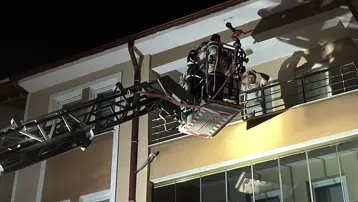 Kütahya'da apartmanda yangın: Mahsur kalan 5 kişiyi itfaiye kurtardı