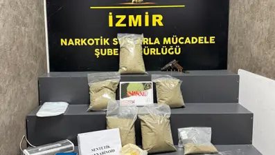 İzmir'de 6 kilo 940 gram sentetik uyuşturucu ele geçirildi