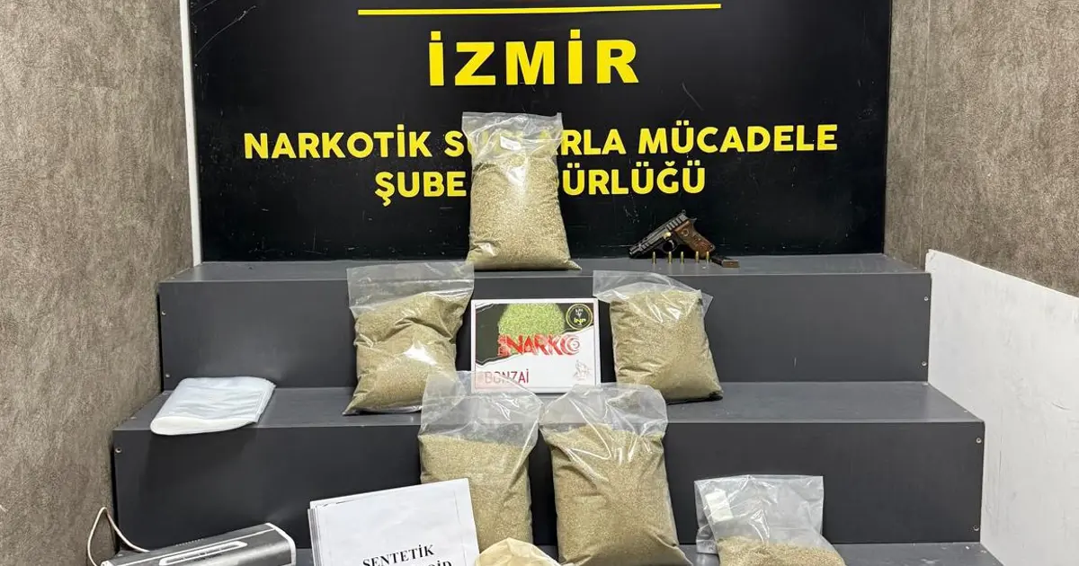 İzmir'de 6 kilo 940 gram sentetik uyuşturucu ele geçirildi