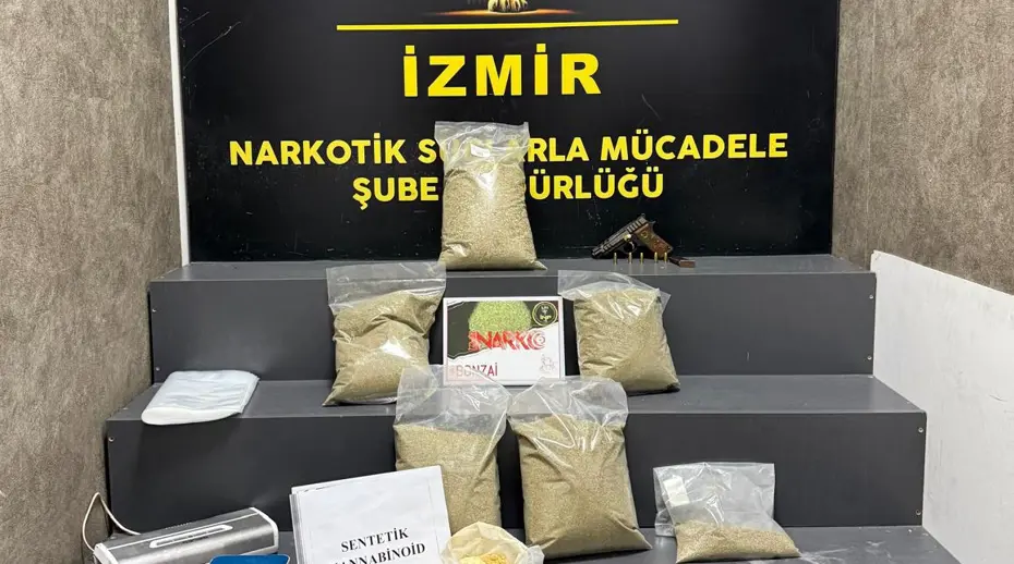İzmir'de 6 kilo 940 gram sentetik uyuşturucu ele geçirildi