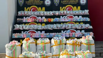 Adana'da 2 binden fazla gümrük kaçağı oyuncak ele geçirildi