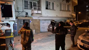 Binadan sarkan kabloya dokunan çocuğu elektrik çarptı