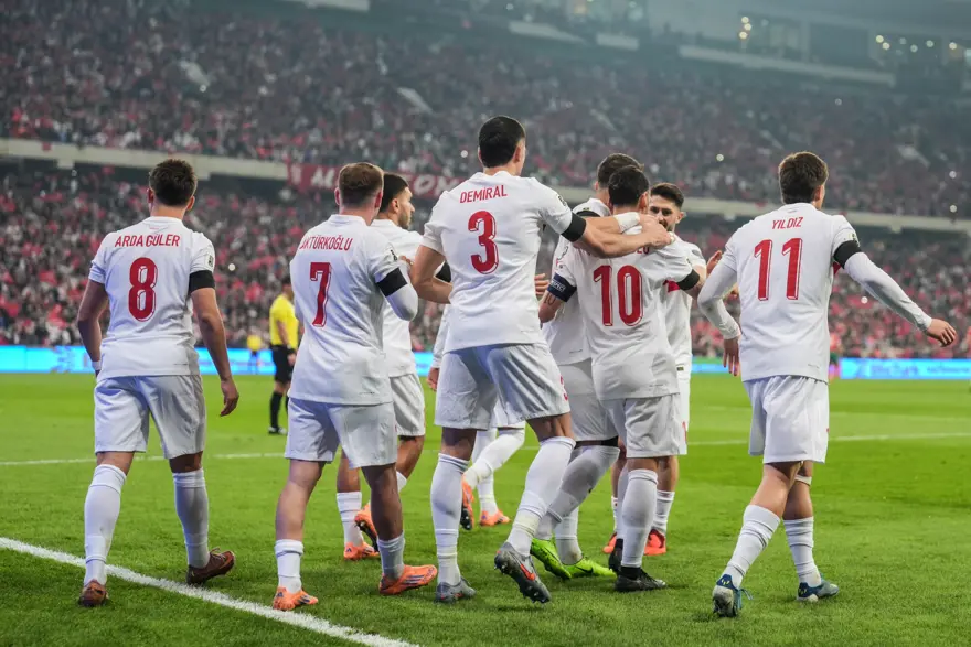 "EZİYET ÇEKTİRDİ, RESİTAL YAPTI" 5