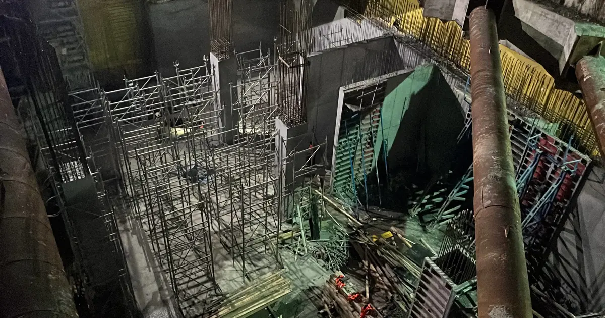 Beyoğlu'nda metro inşaatında iskele çöktü: 1 işçi hayatını kaybetti