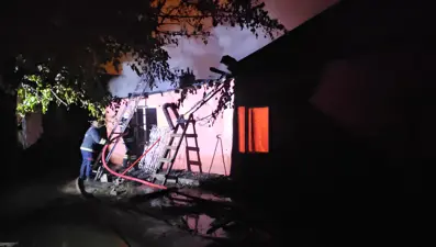 Erzincan'da can pazarı: Dört kişilik aile alevlerin ortasında kaldı