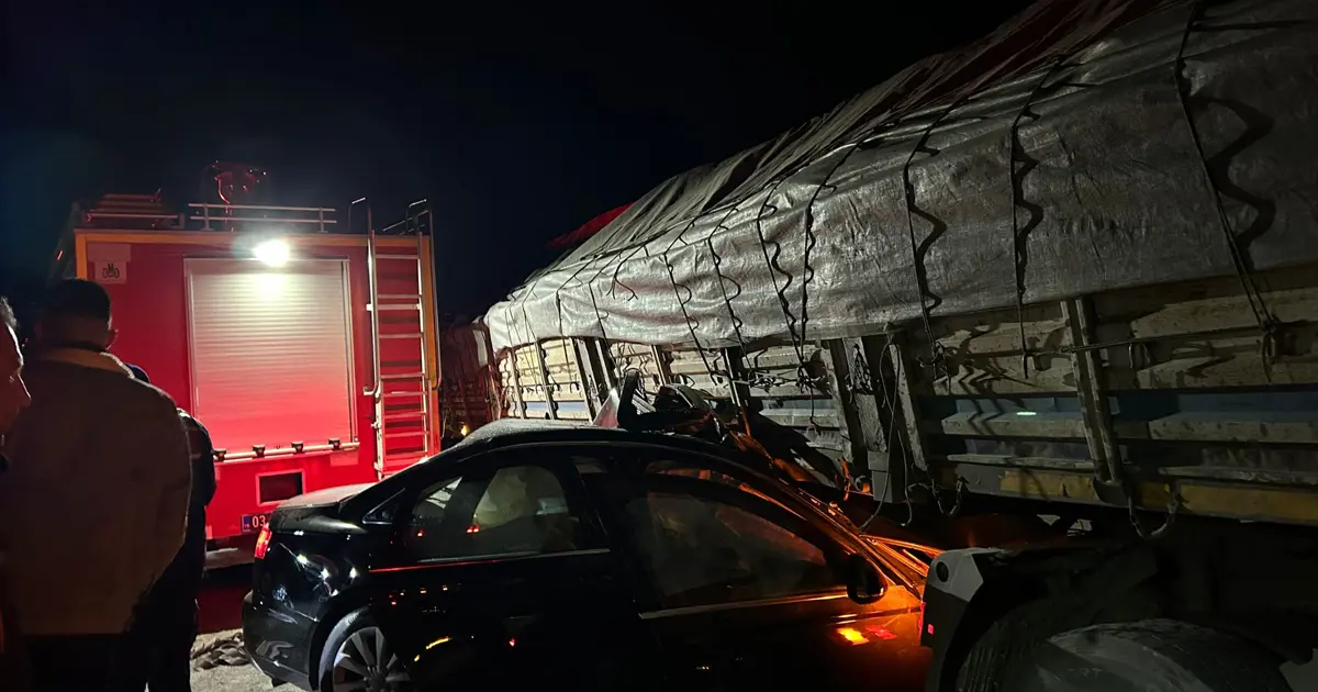 Afyonkarahisar'da tır ile otomobil çarpıştı: 2 ölü