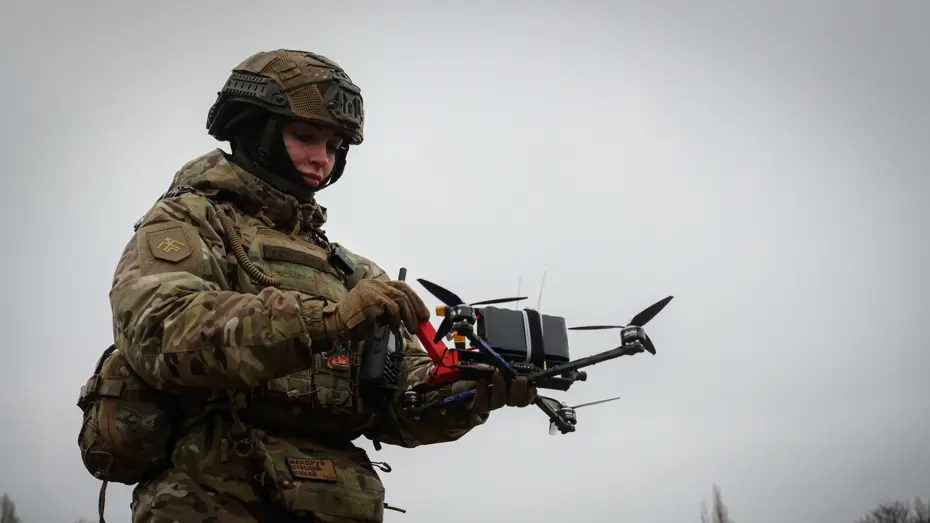 Ukraynalı askerler drone savaşlarına karşı eğitiliyor