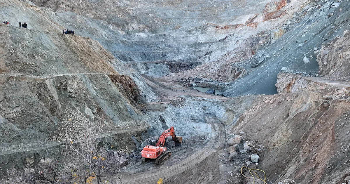 Göçük altındaki madenci için çalışmalar sürüyor