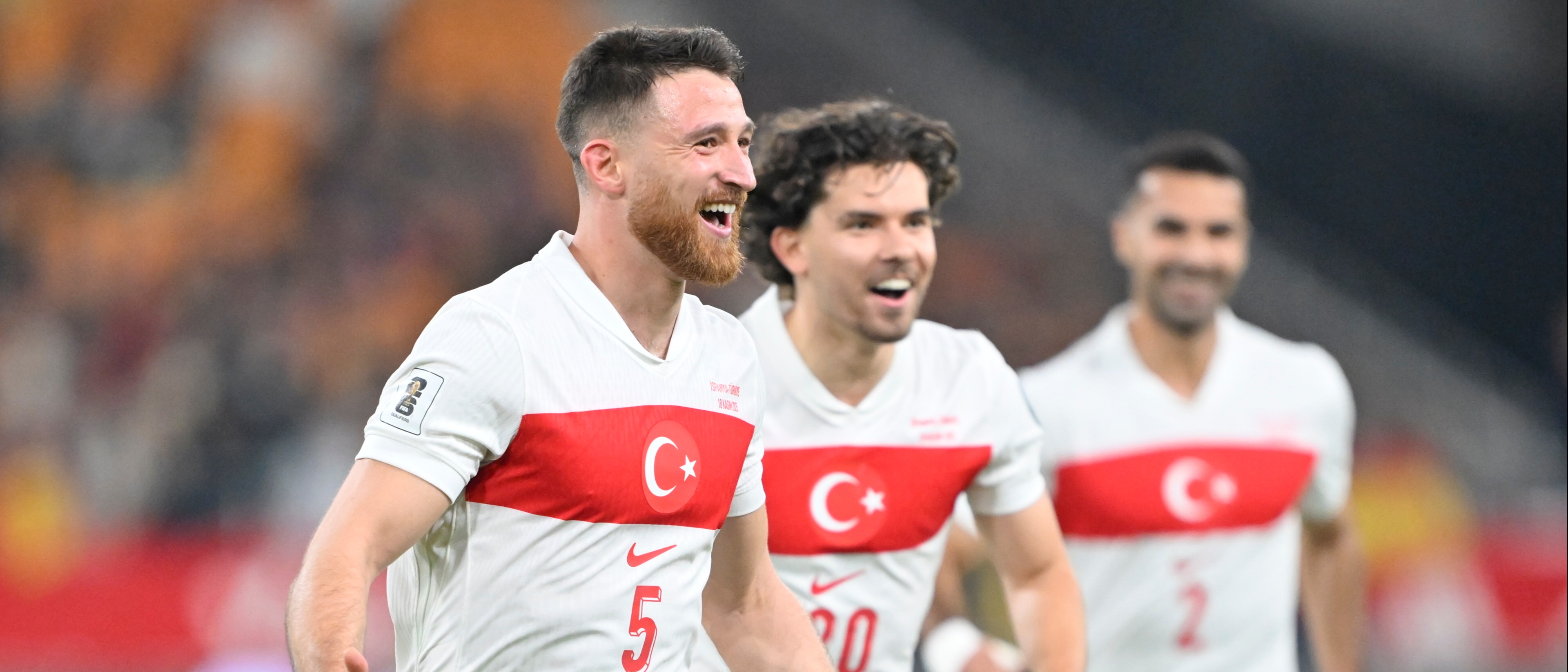 "Endülüs'te raks" (19 Kasım 2025 spor manşetleri)