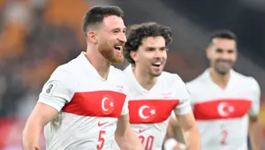"Endülüs'te raks" (19 Kasım 2025 spor manşetleri)