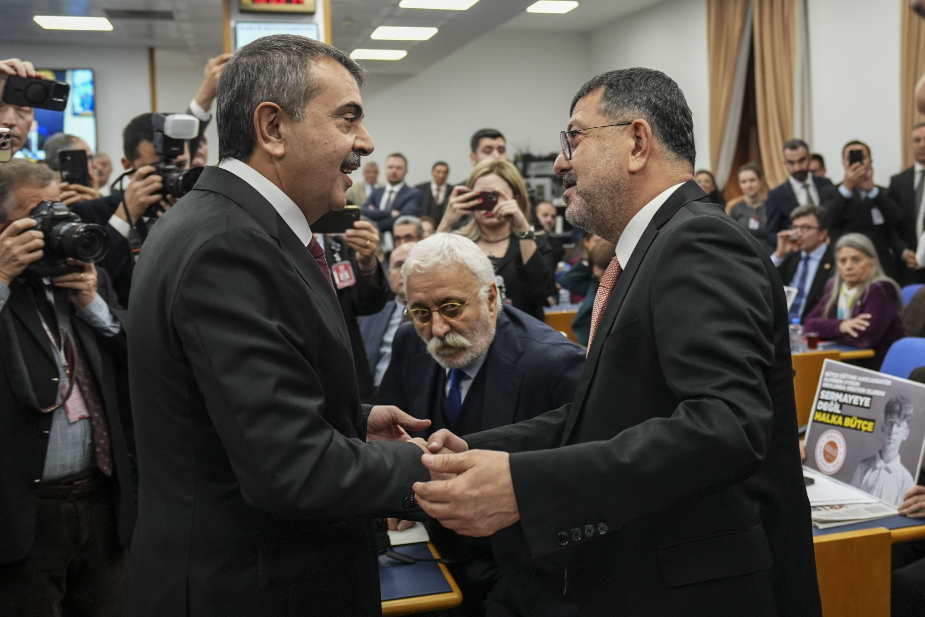 Bakan Tekin ile CHP’li Ağbaba arasında “karne” tartışması: "Sana sıfır veriyorum"
