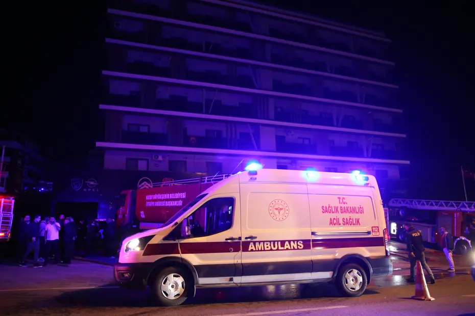 7 katlı binada yangın faciası: 2 kişi hayatını kaybetti