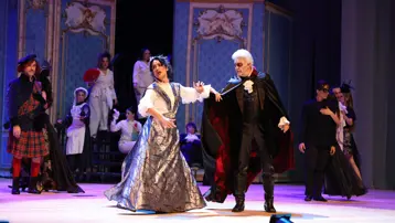 Dracula: Bir Dehşet Komedisi oyunu Denizli'de sanatseverlerle buluştu