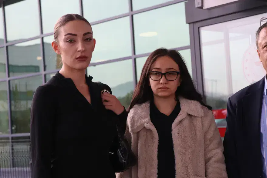 ANNESİNİ, "HADİ GÖRÜŞÜRÜZ" DİYEREK PENCEREDEN ATMIŞ

 5