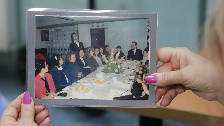 Tarkan öğrencilik yıllarında konser verirken 1