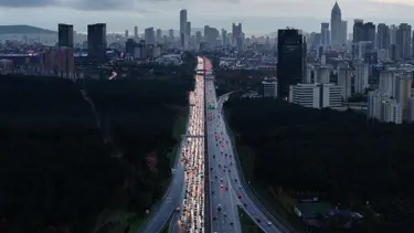 İstanbul'da yeni hafta yoğun trafikle başladı