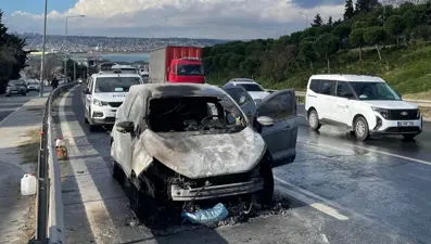 Seyir halindeki araç yandı