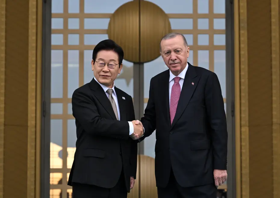 Güney Kore Devlet Başkanı Ankara'da: Cumhurbaşkanı Erdoğan resmi törenle karşıladı