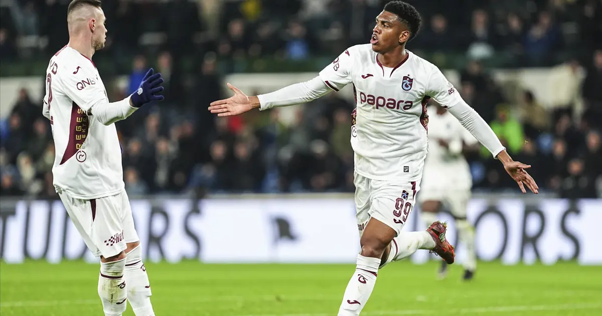 7 gol, 1 kırmızı kart: Trabzonspor, Başakşehir karşısında 90+11'de geri dönerek kazandı