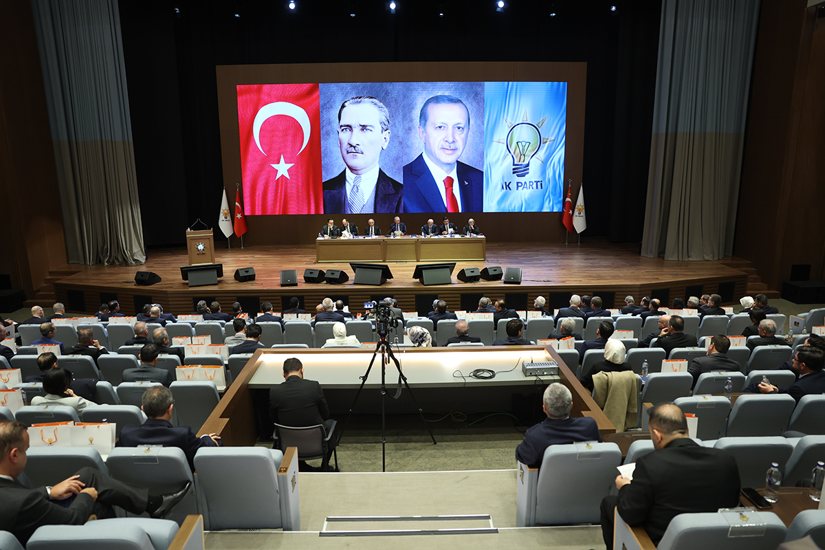 AK Parti'den yeni çalışma. MKYK üyelerine form dağıtıldı