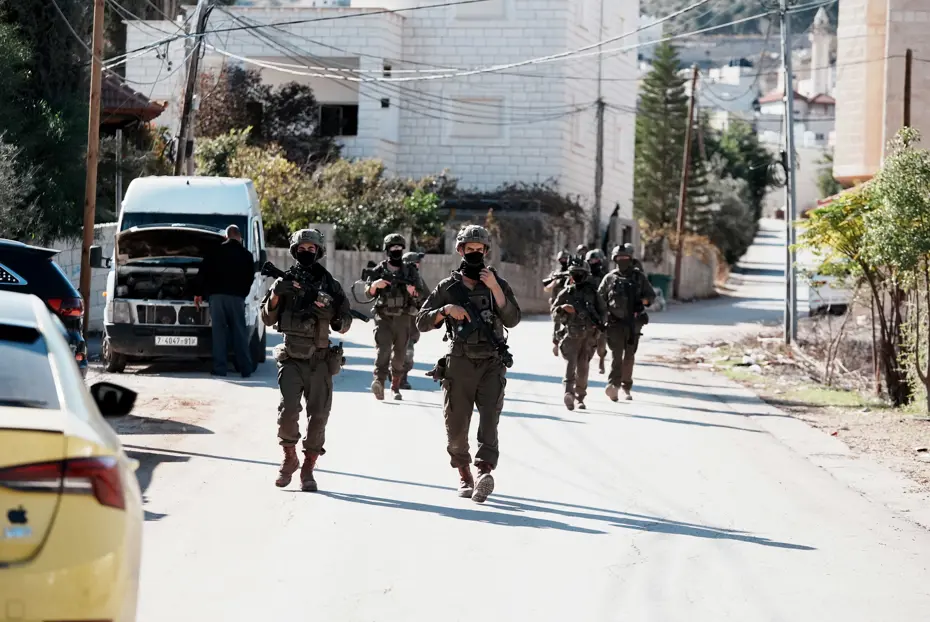 İsrail askerleri Batı Şeria'da bir mahalleye baskın düzenledi
