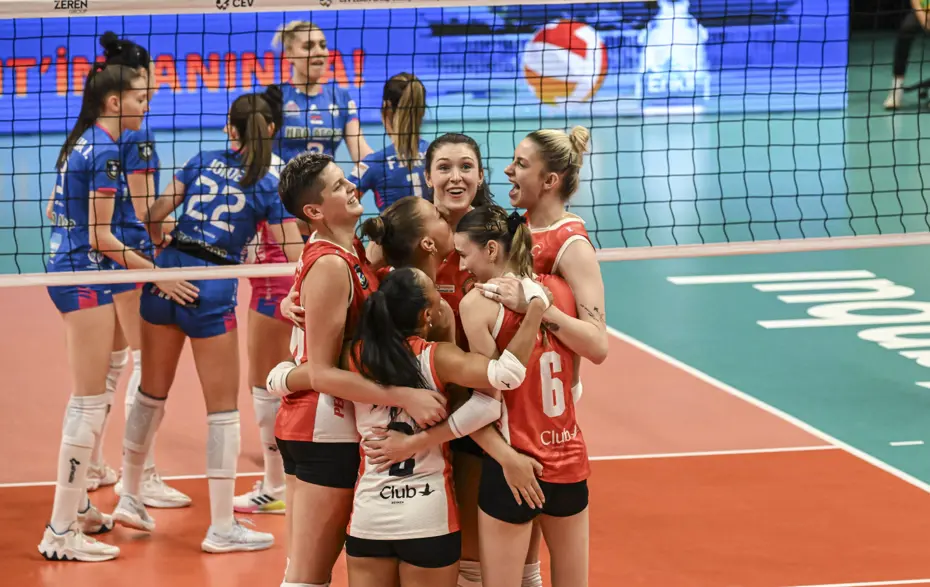 Eczacıbaşı Dynavit, Olympiakos deplasmanında