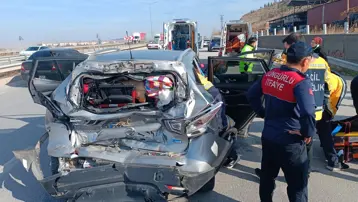 Kamyonla cip çarpıştı: 5 yaralı