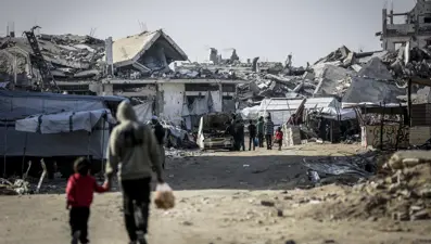 İsrail ateşkese rağmen Gazze'yi bombalıyor